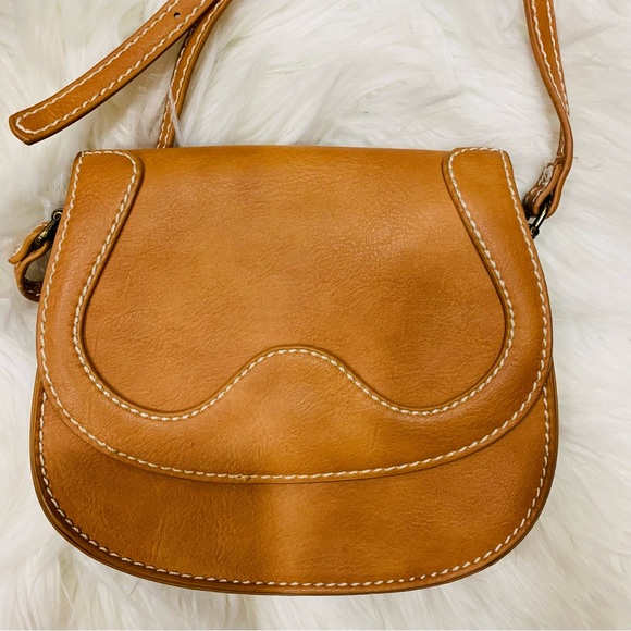 3/$15 Universal Thread Faux Leather Crossbody Bag - Picture 4 of 15